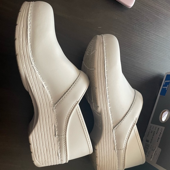 Once Worn medical shoes - Picture 1 of 4